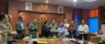 Menkominfo Budi Arie Setiadi Potong Tumpeng HUT Ke-78 PWI
