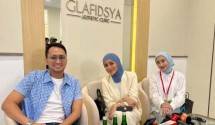 Olla Ramlan (tengah) atasi masalah Dermatitis Perioral ke Glafidsya Aesthetic Clinic.