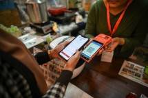 Bank DKI berhasil mencatatkan kinerja keuangan periode Q4 2023 (audited) yang baik dengan membukukan laba bersih sebesar Rp1,02 triliun, Pencapaian kinerja ini merupakan salah satu milestone Bank DKI 