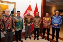Keakraban Panglima TNI dengan Duta Besar Kanada untuk RI 