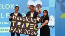 (Ki-Ka) Iko Putera, CEO of Transport Traveloka, Dendy Kurniawan, President Director, PT Pelita Air Service, dan Catherine Belle Guillas, Senior Commercial Director - Revenue Optimization Archipelago International berbagi informasi penawaran menarik bagi travelers pada acara konferensi pers Traveloka Travel Fair 2024 (27/02).