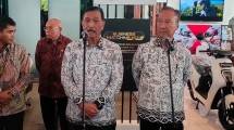 MenKo Marves Luhut Binsar Pandjaitan bersama Menperin Agus Gumiwang Kartasasmita seusai gelaran Business Matching belanja produk dalam negeri (Foto: Ridwan/Industry.co.id)
