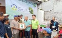 Frestea dan Yayasan Mahija Parahita Nusantara menyalurkan 1.000 paket donasi sembako dan 7.520 paket buka puasa bagi pahlawan daur ulang.