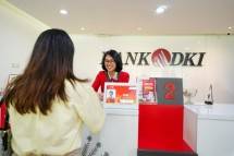 Jelang lebaran, Bank DKI siap menyediakan layanan penukaran uang baru untuk memenuhi kebutuhan uang dan layanan penukaran uang rupiah bagi masyarakat dengan menyediakan sebanyak 15 kantor cabang Bank DKI dan layanan kas keliling. 