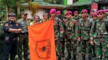 TRAMP Dan Marinir Lakukan Pendakian Dan Bersih Gunung