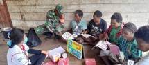 Babinsa Koramil 1710-05/Jila Bersama Satgas Yonif 116 Laksanakan Pendampingan Pelayanan Kesehatan 
