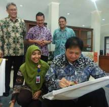 Menperin: Pelaku IKM Batik Perlu Berinovasi Desain dan Proses Pembuatan