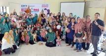 Foto bersama antara CKB Logistics dengan Puskesmas Semeni juga peserta BUNDA PAS