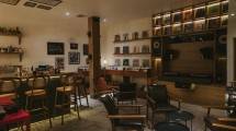Vinyl-Listening Bar