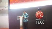 Menteri Perindustrian, Airlangga Hartarto, saat di BEI.
