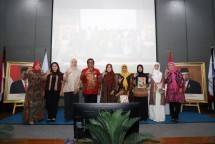  Penguatan Literasi Keluarga kerja sama Dharma Wanita (DWP) Perpustakaan Nasional dengan The Asia Foundation