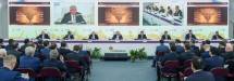 CEO Rosneft Menyampaikan Pidato Mengenai Tantangan dalam Transisi Energi dan Industri Energi Global