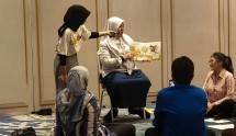Kegiatan pelatihan Membaca Nyaring di Surabaya.