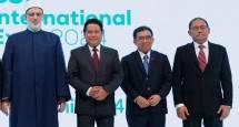 Dari ki-ka: Vice Grand Sheikh of University Al Azhar Cairo Mesir HE. Prof. Dr. Mohammed Abdel Rahman Al-Duweiny, Direktur Utama BSI Hery Gunardi, Komisaris Utama BSI Muliaman D. Hadad, dan Direktur Eksekutif BSI Maslahat Sukoriyanto Saputro saat setelah Seminar International "Collaborative Framework for Holistic Islamic Ecosystem" pada gelaran BSI International Expo di JCC Senayan Jakarta