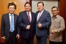 Memperin Airlangga bersama CEO Lotte chemical corp