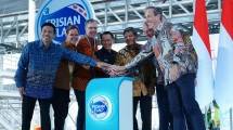 Dirjen Industri Agro Kemenperin Putu Juli Ardika bersama jajaran direksi FrieslandCampina dan Frisian Flag Indonesia pada Peresmian Plant Cikarang PT Frisian Flag Indonesia