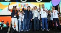 Menteri BUMN Erick Thohir bersama Direktur Utama BNI Royke Tumilaar beserta Jajaran Direksi serta Komisaris Utama BNI Pradjoto beserta Dewan Komisaris, menyapa para BNI Hi-Movers di BNI Loudfest Vol.3 2024 di Stadion Utama Gelora Bung Karno Jakarta