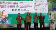 (ki-ka) Dida Gardera Deputi II Bidang Koordinasi Pangan dan Agribisnis Kementerian Perekonomian, Nasrullah Dirjen PKH Kementerian Pertanian, Budi Sulistyo Dirjen Penguatan Daya Saing Produk Kelautan dan Perikanan (PDSPKP) Kementerian Kelautan dan Perikanan, Arya Seta Managing Director PT Napindo Media Ashatama secara resmi membuka penyelenggaraan pameran dan forum internasional Indo Livestock dan Indo Feed ke-17, Indo Fisheries ke-14, Indo Dairy ke-15, Indo Agrotech ke-3, dan Indo Vet ke-4 di JCC Senayan