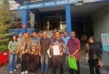 Warga Green Lake Cibubur membuat laporan polisi di Polda Metro Jaya
