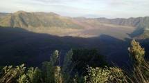 Pemandangan Alam dari Puncak B-29 di Desa Argosari, Kecamatan Senduro, Kabupaten Lumajang, Jawa Timur (Chodijah Febriyani/Industry.co.id)