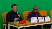 Ketua Umum PP IAI, apt Noffendri Roestam, S.Si dan Ketua Hisfardis/Himpunan Seminat Farmasi Distribusi&nbsp; PP IAI, apt Hanky Febriandi, S.Farm