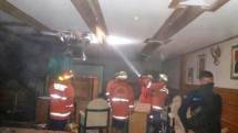Petugas Berupaya Padamkan Kebakaran di Gedung DPR