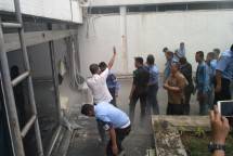 Gedung DPR Kebakaran, Pimpinan Berbegas Turun