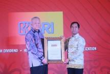 BRI saat menerima penghargaan