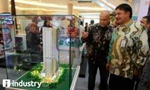 Regional CEO Bank Mandiri Teuku Ali Usman, Country GM Rumah123.com Ignatius Untung dalam Festival Properti Indonesia di Jakarta, Selasa (14/11/2017). (Foto Rizki Meirino)