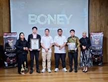 Boney Raih Rekor MURI