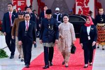 Berbusana Demang dan Kain Ujung Serong Khas Betawi, Presiden Jokowi Berpidato di Gedung Nusantara