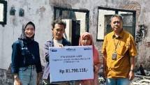 Penyerahan bantuan debitur yang terdampak kebakaran