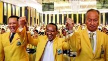 Bahlil Ketum Golkar bersama Agus Gumiwang Waketum dan Bamsoet Waketum (foto Antaranews.com)