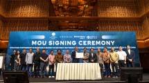 Penandatanganan kerjasama Suntech dengan value chain untuk membangun industri panel surya di Indonesia