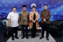 Narasumber:Rm. Thomas Ulun Ismoyo, Pr, Konferensi Waligereja Indonesia / Juru Bicara Panitia Kunjungan Paus Franziska's (Kanan). Prof. KH. Nasaruddin Umar, Imam Besar Masjid Istiqlal (Tengah) dan Rm. Anthonius Gregorius Angelo Lalu, Pr, Wakil Koordinator Media Panitia Kunjungan Paus Fransiskus (Kiri) 