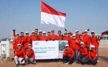 Yayasan WINGS Peduli mengajak karyawan WINGS Group dalam Aksi Bersih Pantai Baro Gebang, Cirebon.