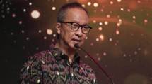 Menteri Perindustrian Agus Gumiwang Kartasasmita