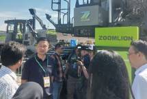 Zoomlion saat mengikuti pameran alat berat