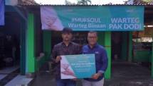 Peresmian Program CSR &ldquo;MUF Soul Warteg Binaan&rdquo;. Kiri ke kanan: Pemilik Warteg Dodi Aris Saputra dan Kepala Wilayah Mandiri Utama Finance Jabodetabek I Affan Barieda