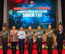 Kasum TNI membuka Forum Group Discussion (FGD) yang diselenggarakan oleh Staf Ahli (Sahli) Panglima TNI dengan mengangkat tema &ldquo;Mewujudkan Angkatan Siber sebagai Matra Keempat TNI Dalam Menghadapi Tuntutan Tugas dan Perkembangan Lingkungan Strategis."