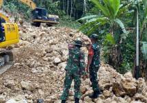 TMMD Ke-122 Kodim 1805/Raja Ampat Bangun Jalan dan Rumah Bacaan di Kampung Saporkren Distrik Waigeo Selatan