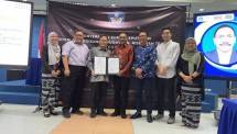 Prof. Dr. Ir. Prudensius Maring, MA (ke 4 dari kiri) secara resmi ditetapkan sebagai Guru Besar/Profesor melalui Surat Keputusan Menteri Pendidikan, Kebudayaan, Riset dan Teknologi Republik Indonesia pada tanggal 23 September 2024. 