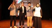 (dari kiri) Alfianto Yustinova , Ketua Jabar Saber Hoaks; Faris Mufid , Public Policy and Government Relations, TikTok Indonesia; Hokky Situngkir , Direktur Jenderal Aplikasi dan Informatika Kemenkominfo; dan Fitri Nur Ardiantika, Kepala Program Studi Penerbitan/Jurnalistik, Jurusan Teknik Grafika PNJ di acara &ldquo;Konferensi Pers: TikTok Bersama Kominfo Bekali Mahasiswa #SalingJaga Melawan Misinformasi Pilkada 2024&rdquo;