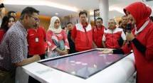 Direktur Consumer Service TelkomGroup Masud Khamid tengah. (Foto Anto)