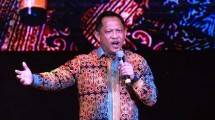 Kapolri Tito Karnavian Ikut Menyanyi Dalam Konser Mengenang Benny Pandjaitan-Panbers