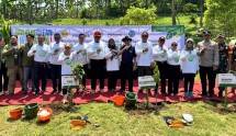Komitmen PERURI Dukung Penurunan Emisi, Tanam 1200 Pohon di Jombang