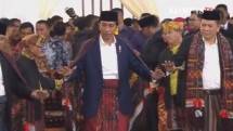 Presiden Jokowi Manortor pada Pesta Pernikahan Kahiyang-Bobby