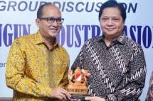 Ketum Kadin Indonesia, Rosan P. Roeslani dan Menperin Airlangga Hartarto (Foto Dok Industry.o.id)