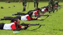 Para Finalis Putera-Puteri Maritim Indonesia (PPMI) Jalani Pelatihan Ala Militer 