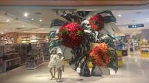 Rayakan Hari Jadi Kesepuluh Central Department Store Menampilkan Paduan Budaya Indonesia-Thailand